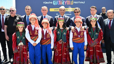 Van Kültür Yolu Festivali başladı! 9 gün boyunca konser, sergi ve gastronomi şöleni yaşanacak