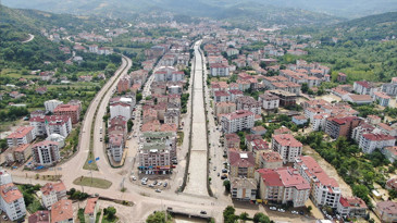 Cide'deki selin geliş anı kameraya yansıdı