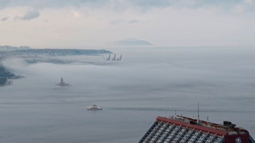 İstanbul Boğazı'nın kıyı kesimleri yağışın ardından kahverengiye döndü