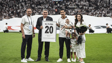 Necip Uysal, Beşiktaş taraftarına veda etti