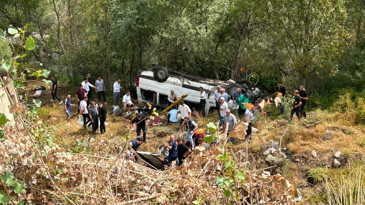 Sivas’ta yolcu minibüsü şarampole devrildi: 4 ölü, 10 yaralı