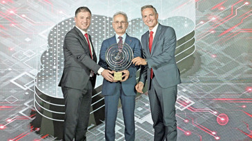 Ege’nin dijital otobanına 100 milyon dolarlık imza