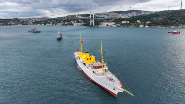 Boğaz’da Preveze korteji: Savaş gemileri ve denizaltılar geçiş yaptı