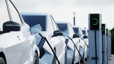 Elektrikli araçların payı eşitlendi, voltaj benzini geçti