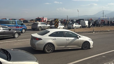 MHP'li milletvekili ve il başkanının konvoyunda kaza