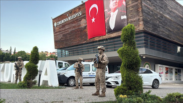 Çukurova Belediyesi'ne operasyon: Başkan Emrah Kozay dahil 34 kişi tutuklandı
