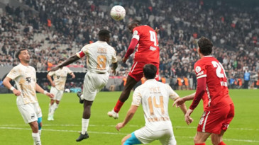 Beşiktaş evinde Başakşehir'i 2-0 mağlup etti