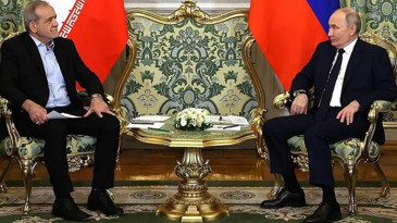 Putin ve Pezeşkiyan Moskova'da kritik görüşme
