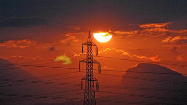 Bakan Bayraktar açıkladı: Elektrik şebekesine milyarlarca dolarlık yatırım planı