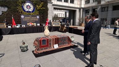 İstanbul’da tarihi eser operasyonu: Yesarizade Kazasker Mustafa İzzet Efendi’ye ait tablo da ele geçirildi