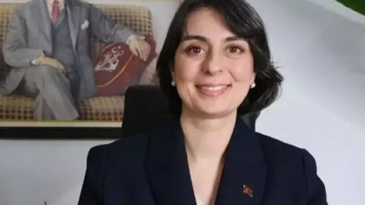 &Uuml;sk&uuml;dar Belediye Başkanı Sinem Dedetaş tutuklandı