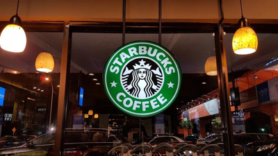 Starbucks satışlarda beklentiyi aştı, k&acirc;r tahminlerin altında kaldı