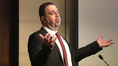 Acemoğlu'ndan ABD-&Ccedil;in uyarısı: &Ccedil;ip savaşları k&uuml;resel riskleri artırıyor