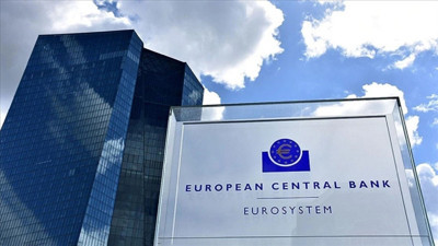 Euro b&ouml;lgesi hizmet sekt&ouml;r&uuml; faaliyetleri nisan ayında daralma yaşadı