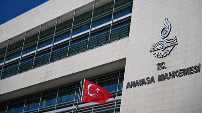AYM a&ccedil;ıkladı! S&uuml;resiz nafaka d&uuml;zenlemesi iptal edildi