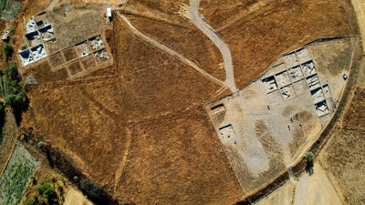 Tavşanlı Höyük’te 4 bin 500 yıllık idoller bulundu