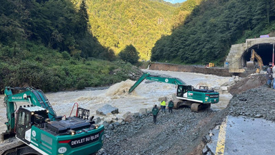 Bakan Uraloğlu selden etkilenen Rize'deki son durumu paylaştı