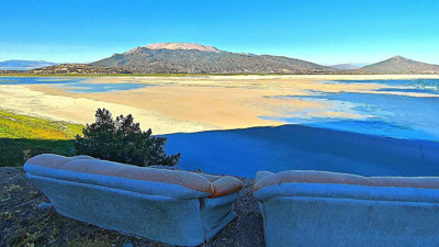 Eğirdir Gölü ikiye bölündü: “Yedi renkli göl” çığlık atıyor