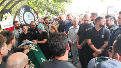 Ünlü şarkıcı Güllü’ye gözyaşlarıyla veda: Kızının feryadı yürekleri dağladı!