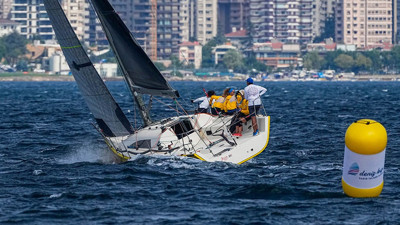 Deniz kızları 10 yıldır dümende