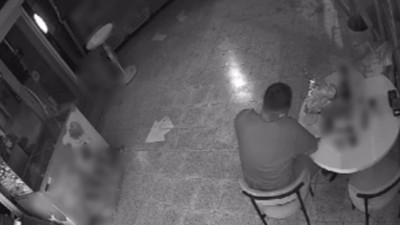 Pişkin hırsız girdiği markette alem yaptı