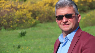 Gemlik’te sahnede kalp krizi geçiren Giresunlu sanatçı hayatını kaybetti