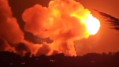 İsrail savaşa doymuyor! Bu sefer de Lübnan'ı bombaladı