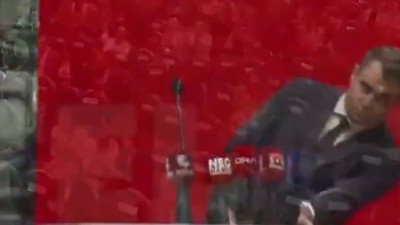 CHP İzmir İl Kongresi'nde tek aday Çağatay Güç kürsüde bayıldı: O anlar saniye saniye kaydedildi