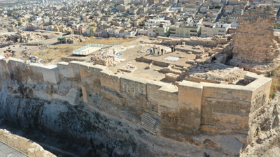 Urfa Kalesi'nde 1500 yıllık Grekçe yazıtlı mozaik bulundu!