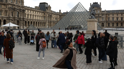 Louvre Müzesi yeniden açıldı: 88 milyon Euro'luk eser hâlâ kayıp