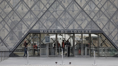 Louvre M&uuml;zesi soygununda skandal: G&uuml;venlik şifresi &ldquo;LOUVRE&rdquo; &ccedil;ıktı