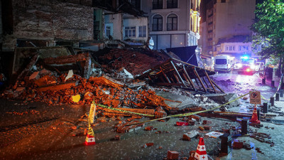 Sındırgı’da artçılar sürüyor: Gece saatlerinde peş peşe 3 deprem