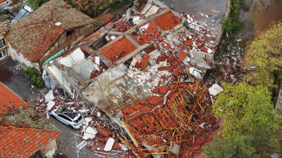 Gebze'deki binanın çökme anı saniye saniye kameralara yansıdı