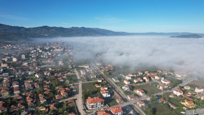Balıkesir Sındırgı’da sisle kaplanan yıkım alanları havadan görüntülendi