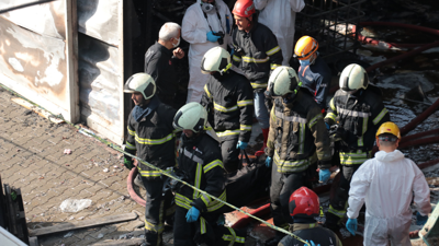Kocaeli'deki fabrika yangınında hayatını kaybeden 6 kişinin cenazesi çıkarıldı