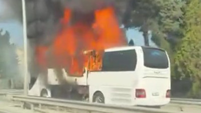 Yolcu otobüsü alev topuna döndü: O anlar kameraya yansıdı