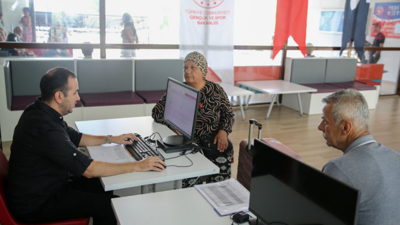 Çalışan emeklinin maaşı kesilecek mi? Kimlerin maaşı kesilecek?