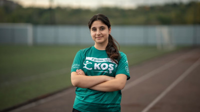 Darüşşafakalı İnci Naz Sönmez, kardeşleri için zirveye koştu