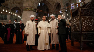 İstanbul'u gezen Papa 14. Leo, Sultanahmet Camisi'ne hayran kaldı!