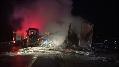 D-100'de tekstil yüklü tır alev aldı: Trafik saatlerce durdu