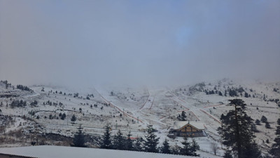 Bolu'nun yüksekleri beyaza büründü: Kar yağışı aralıklarla sürüyor