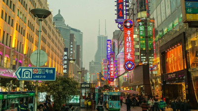 Çin'de tarife barışı toparlanmaya yetmedi: İmalatta daralma sürdü