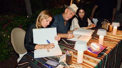 Mystic Mist, küresel bir ritüeli belgesel kitap formatında ele aldı