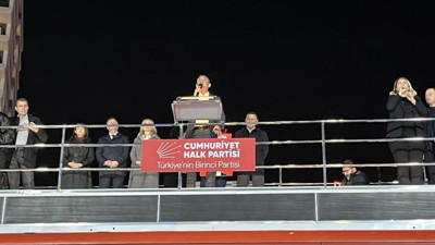 Özgür Özel, Güngören’deki mitinge katıldı