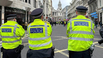 İngiltere'de bomba paniği! 200 ev boşaltıldı