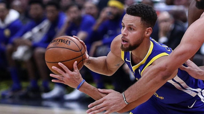 Stephen Curry, Michael Jordan’ın rekorunu kırdı