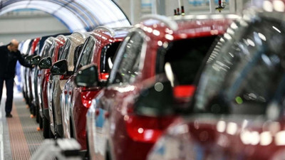 Üretim ve ihracat arttı, otomobil üretimi geriledi