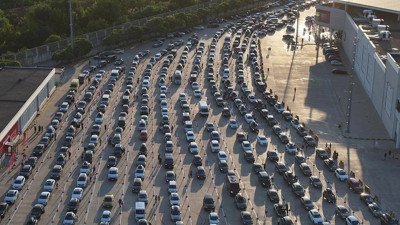 Kapıkule&rsquo;de tarihi rekor: Bir g&uuml;nde 3 bin 442 ticari ara&ccedil; ge&ccedil;işi