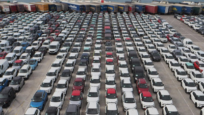 ABD otomotiv pazarı zorluklara rağmen 2025'i artıda kapattı: Satışlar 16 milyona &ccedil;ıktı