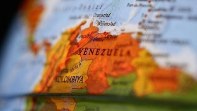 Venezuela'da başkanlık sarayı çevresinde silah sesleri